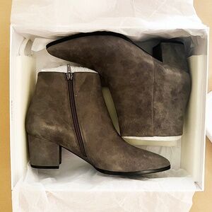 Footnotes Grey Suede Heeled Ankle Boots Size 8 Med - NEW IN BOX